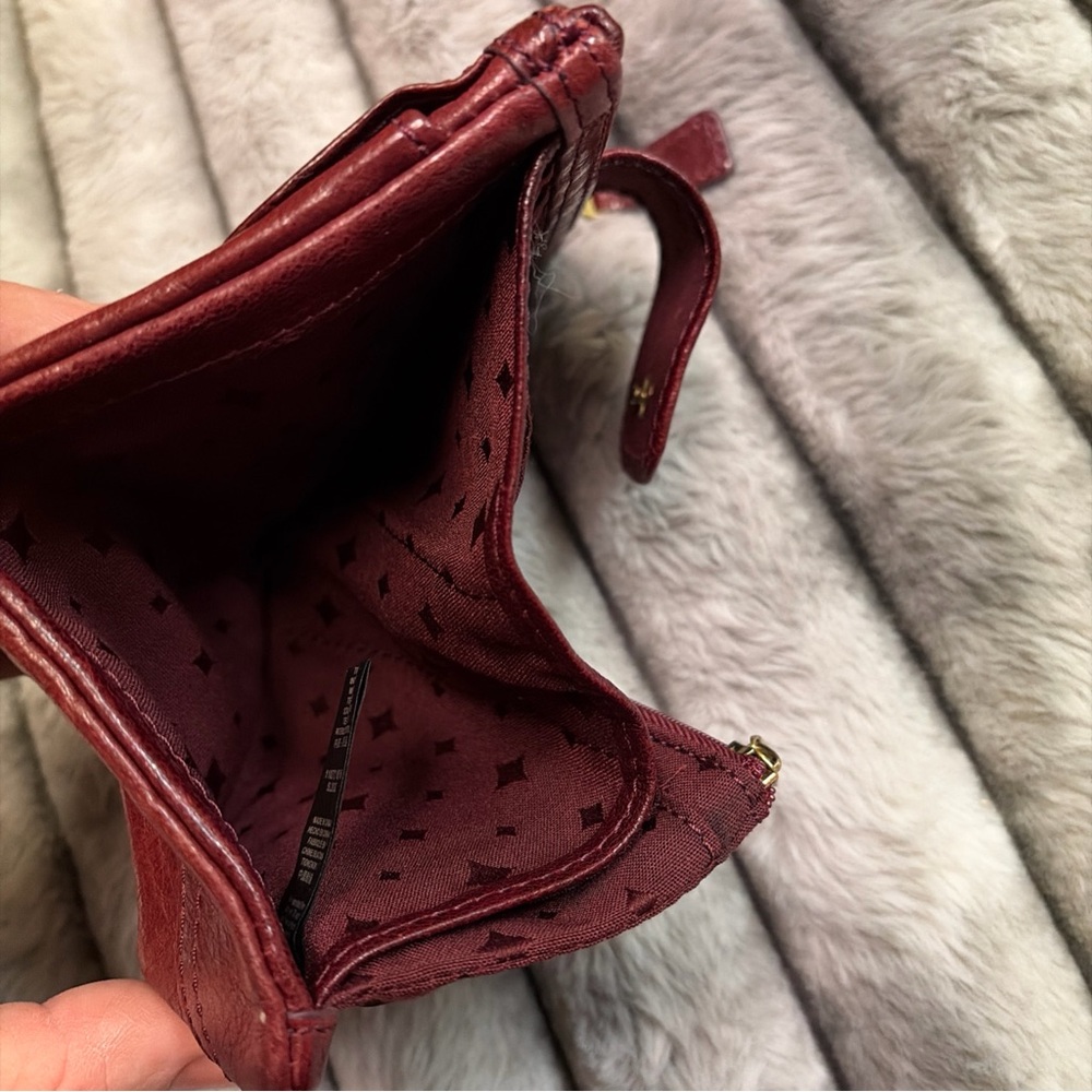 Vintage Fossil Emory Red Lamb Leather wallet clutch, multiple card, pocket. - Picture 4 of 6